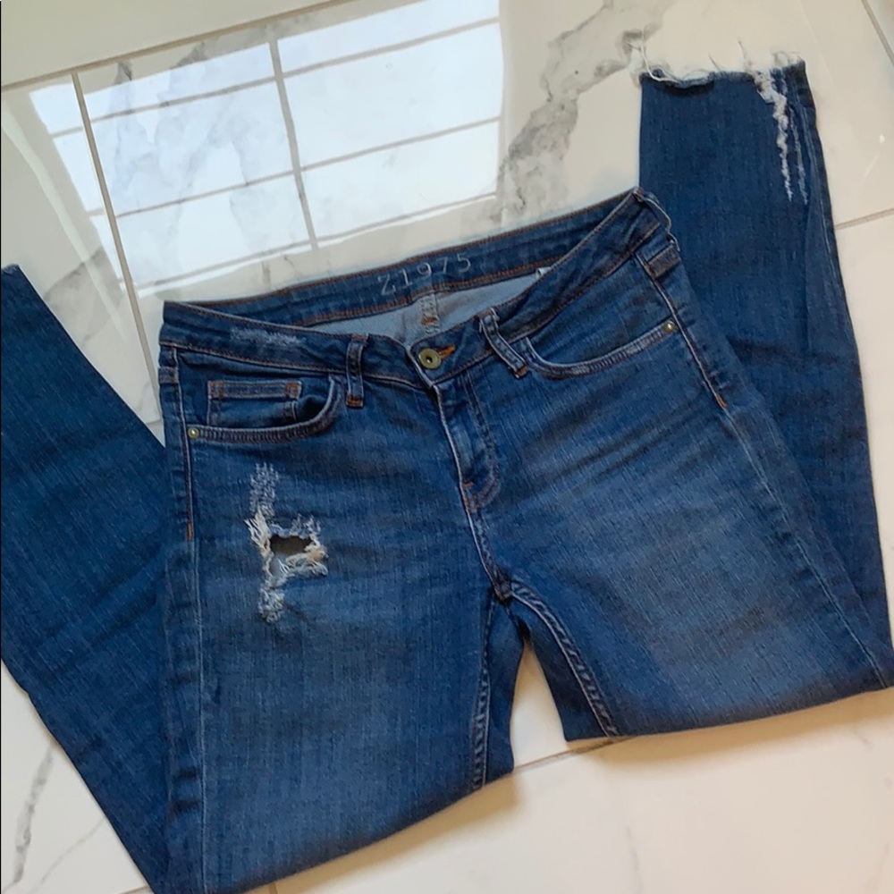 SZ4 ZARA Distressed Medium Wash Jeans